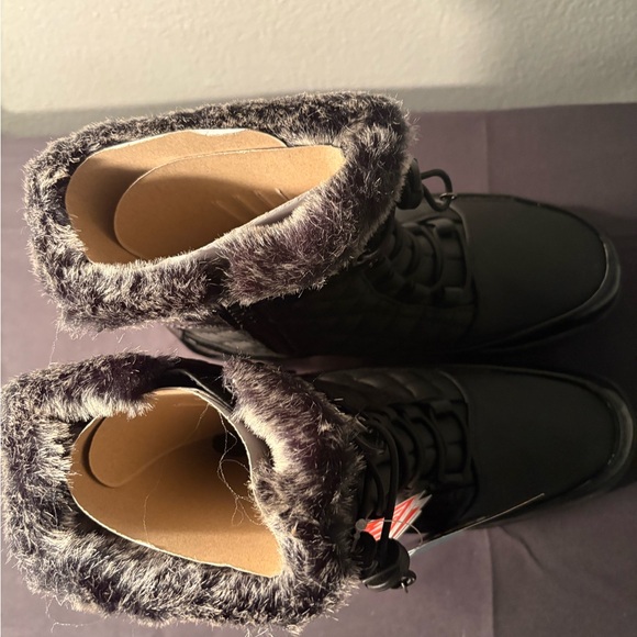 totes Black Quilted Winter Boots with Faux Fur - Picture 5 of 6